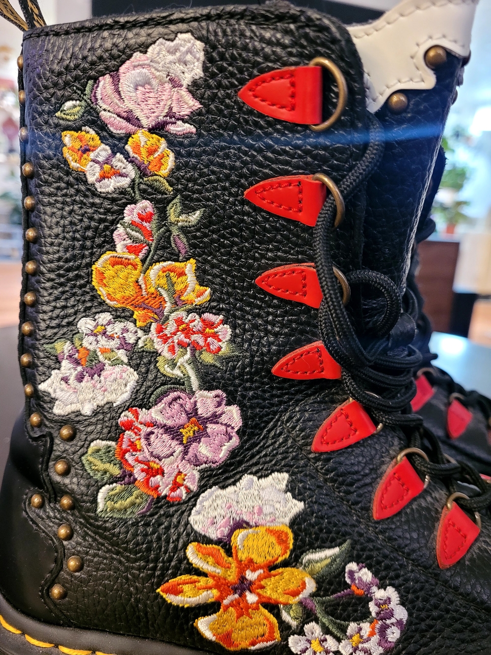 Dr. Martens Black Leather Lace-Up Boots with Red Eyelets, Floral Embroidery. 8w - Picture 7 of 7